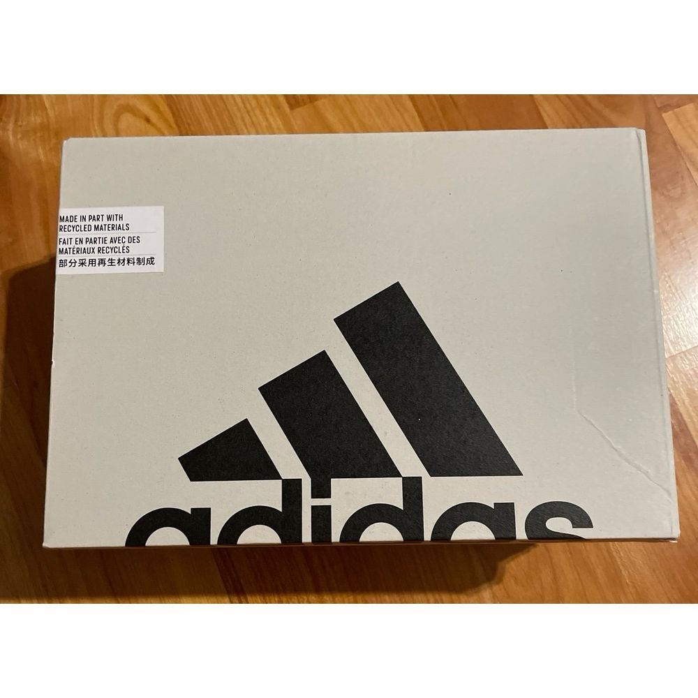 Adidas‎ empty shoe box